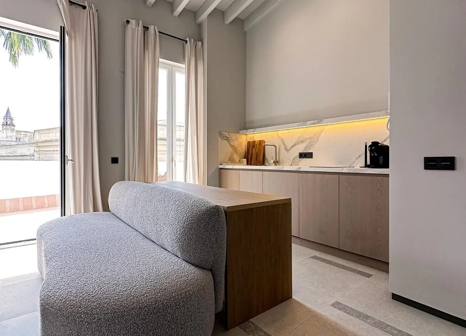 Casa Monti Sherry Suites A contacts