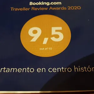 En Centro Historico Con Garaje Propio Apartment